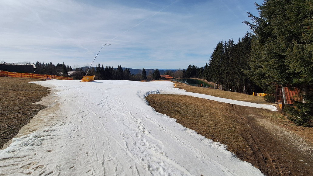 Das Anfängergelände. Im Hintergrund der Schneiteich.