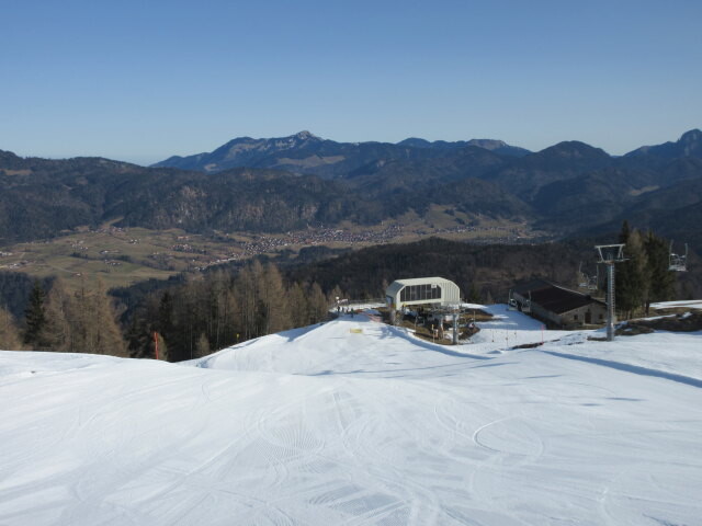 Almabfahrt, mit der Talstation des 2-CLF Alm (1.282 m)