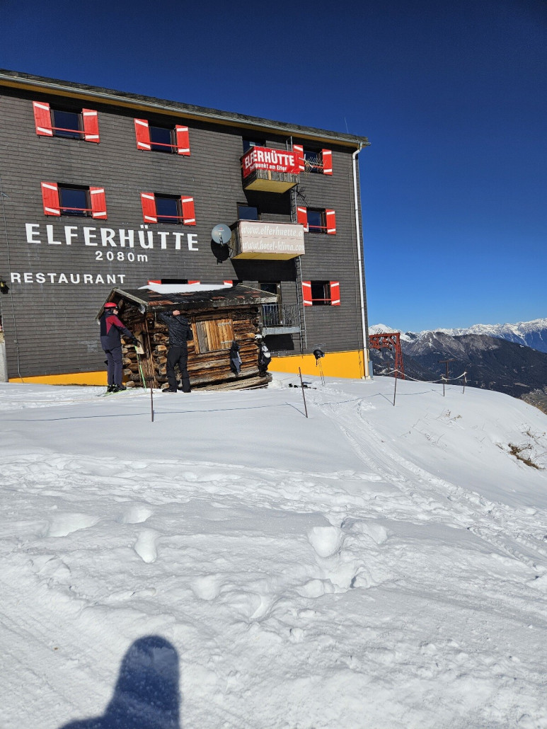 Elferhütte, sieht hübsch aus, war aber zu