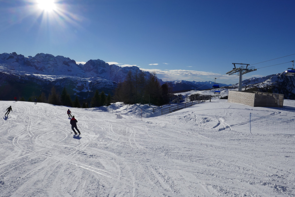 Rote Piste vom Monte Vigo Richtung Madonna im oberen Teil