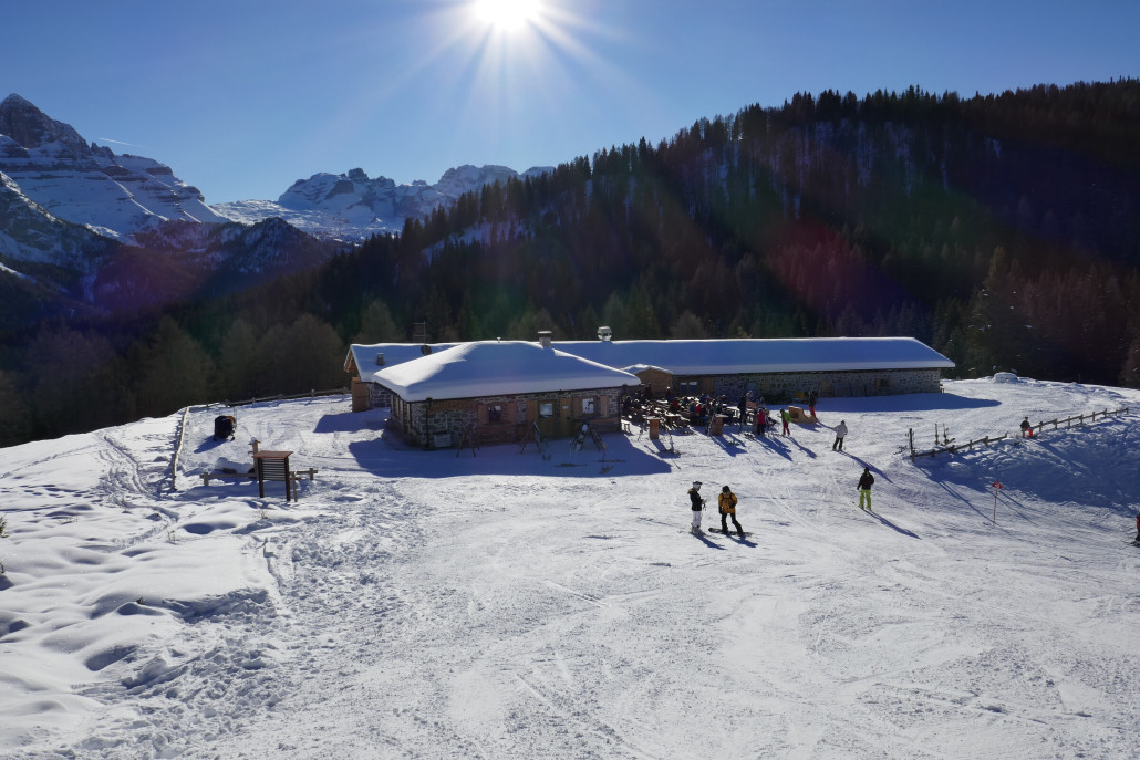 Rote Piste vom Monte Vigo Richtung Madonna im unteren Teil