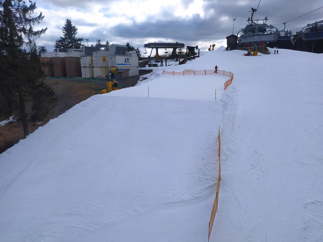 Abgesperrter Starthügel