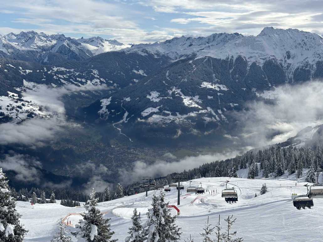Blick ins - zu dieser Jahreszeit normal - grüne Tal