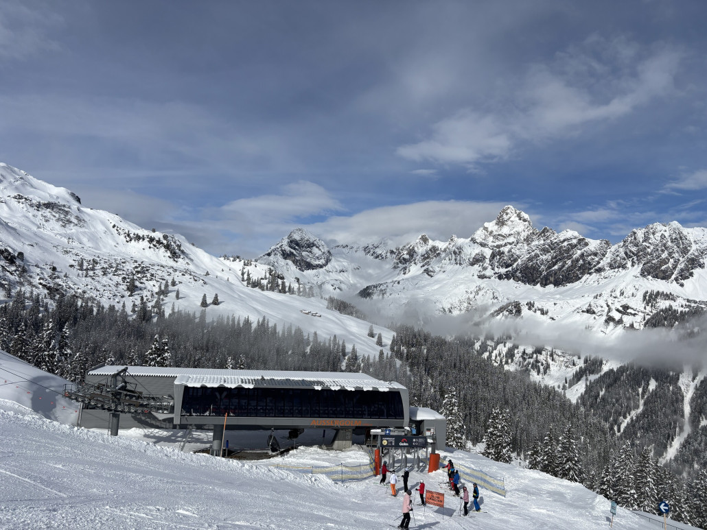 Am aussergolm - mit einigen anderen aufm Bild. Fast schon ungewohnt ;-)