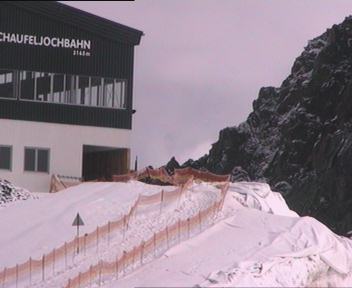 Sieht mir nach ganz leichter Neuschneeauflage aus...