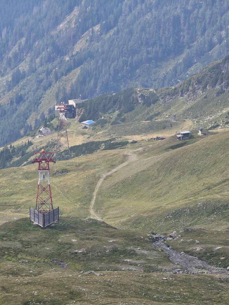 Trassenverlauf der GPB Ankogel II, rechts die Talstation des SL Ankogel.