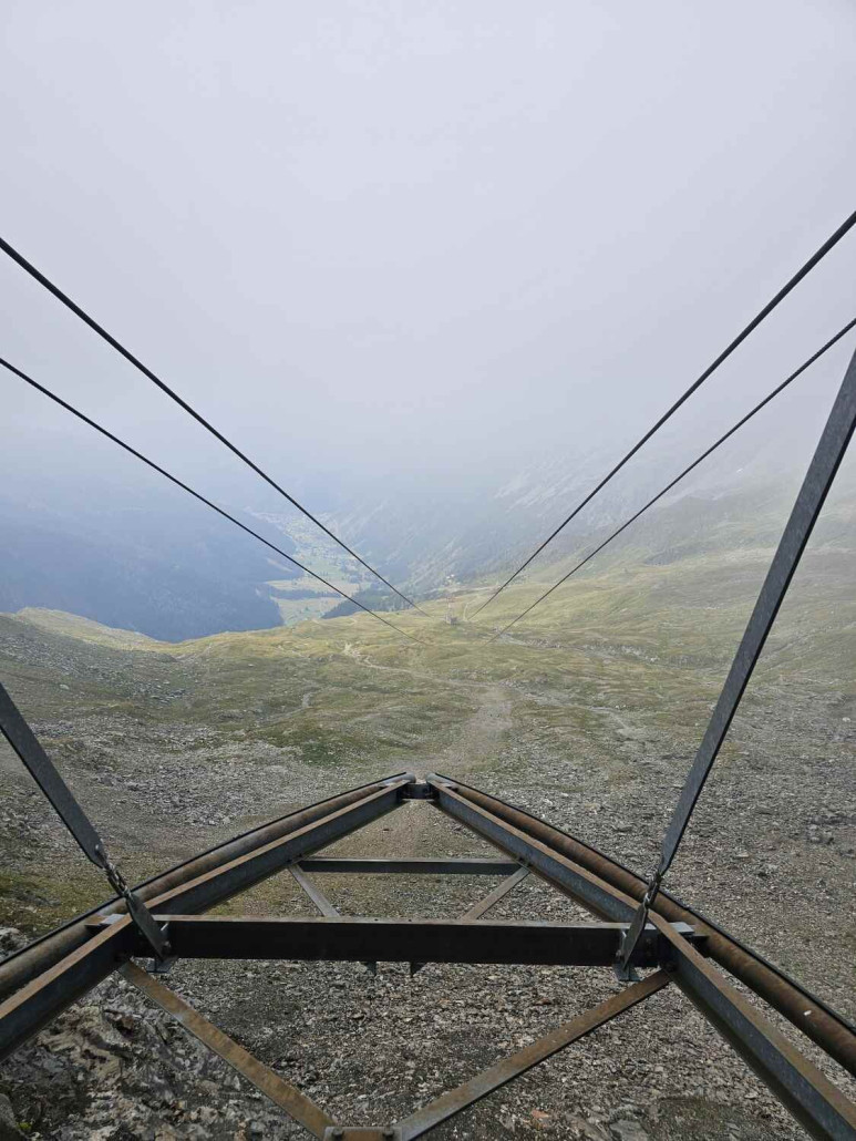 Wie Sie sehen, sehen Sie nichts - der Hochnebel hielt sich rund um die Bergstation recht hartnäckig.