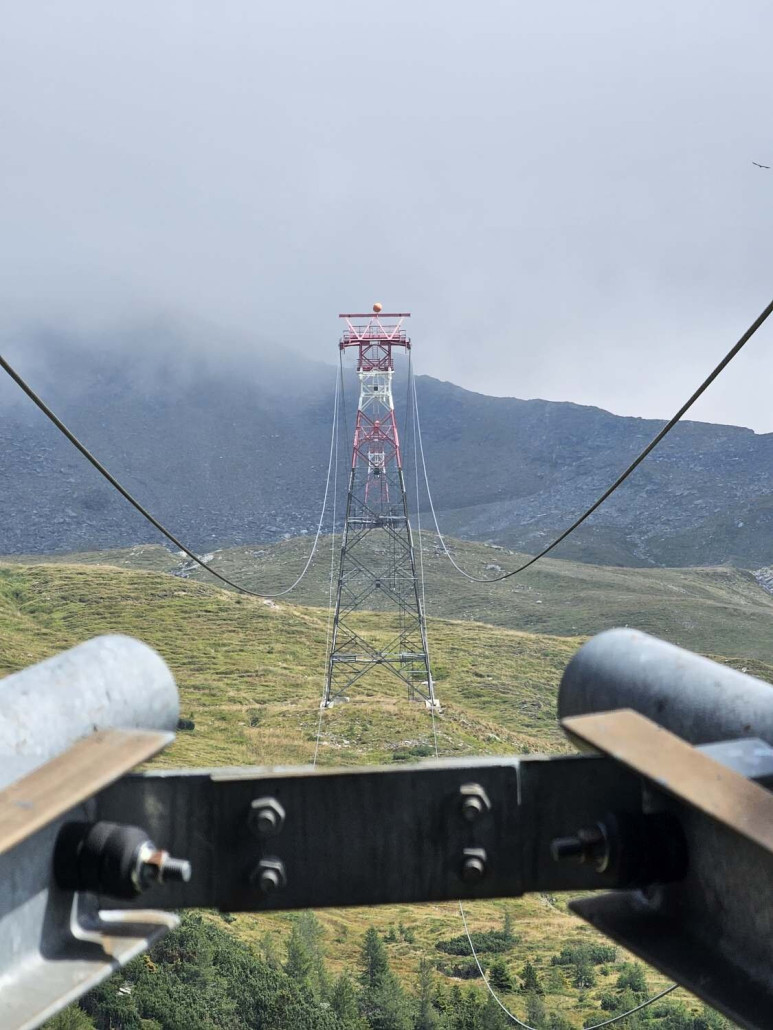 Zoom in den Nebel - und zur markanten Stütze.