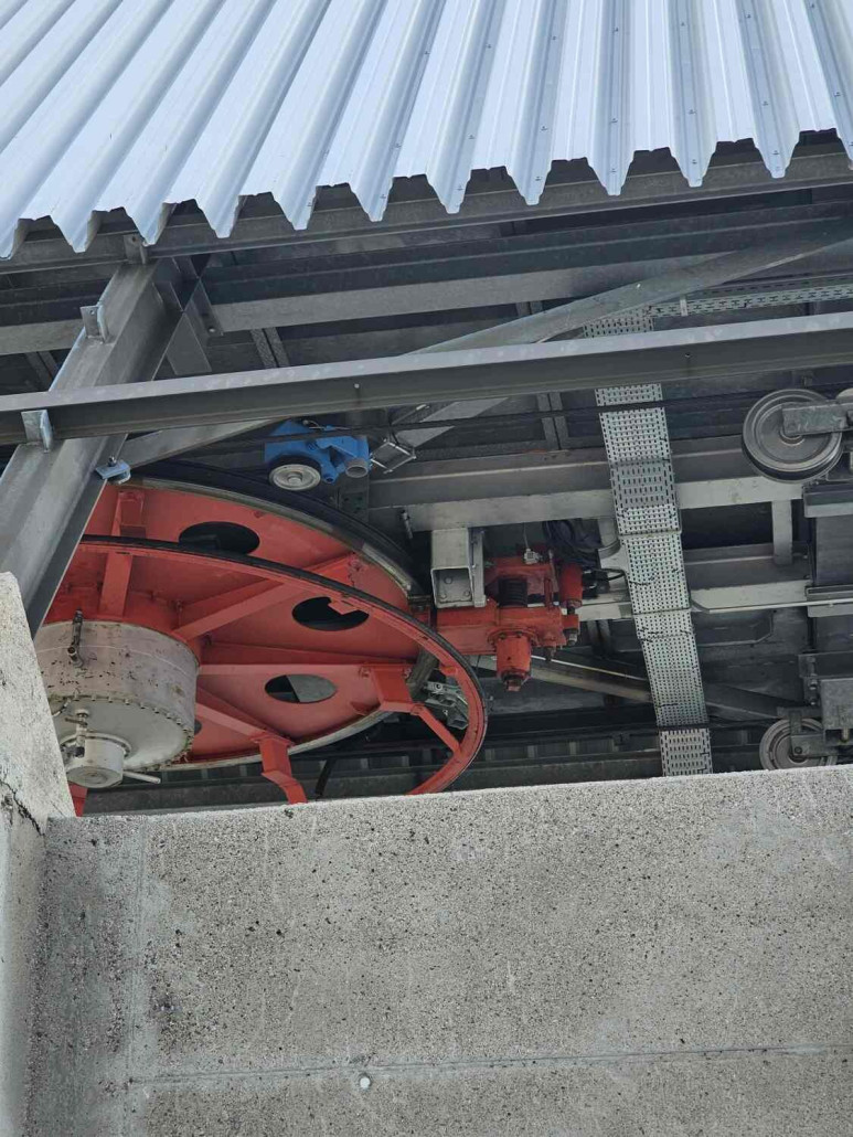 ...und mit Blick zur Sicherheitsbremse.