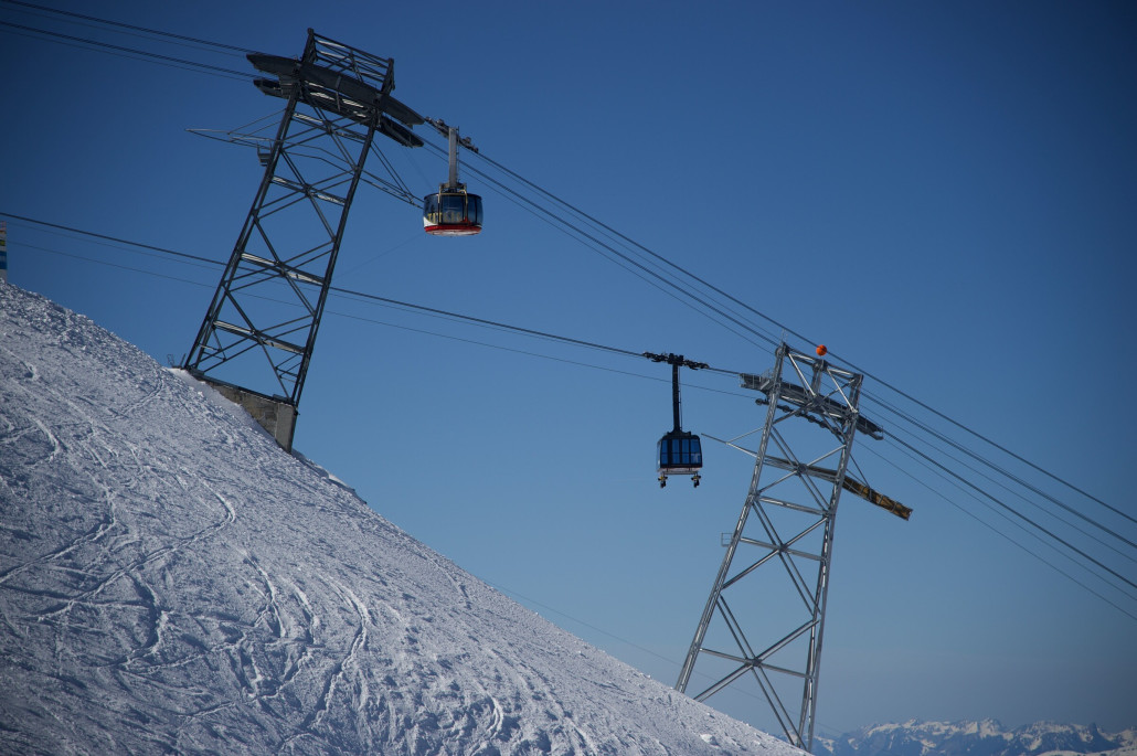 Rotair &amp; Titlis Connect, wie die Bahn genannt wird bei den jeweiligen Stützen
