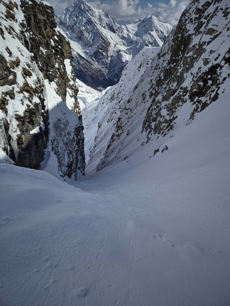 hier geht's runter bzw. hindurch