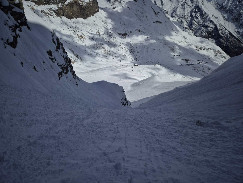 und ab hier nur noch feinstes Vergnügen, immer noch sehr steil und sehr tief
