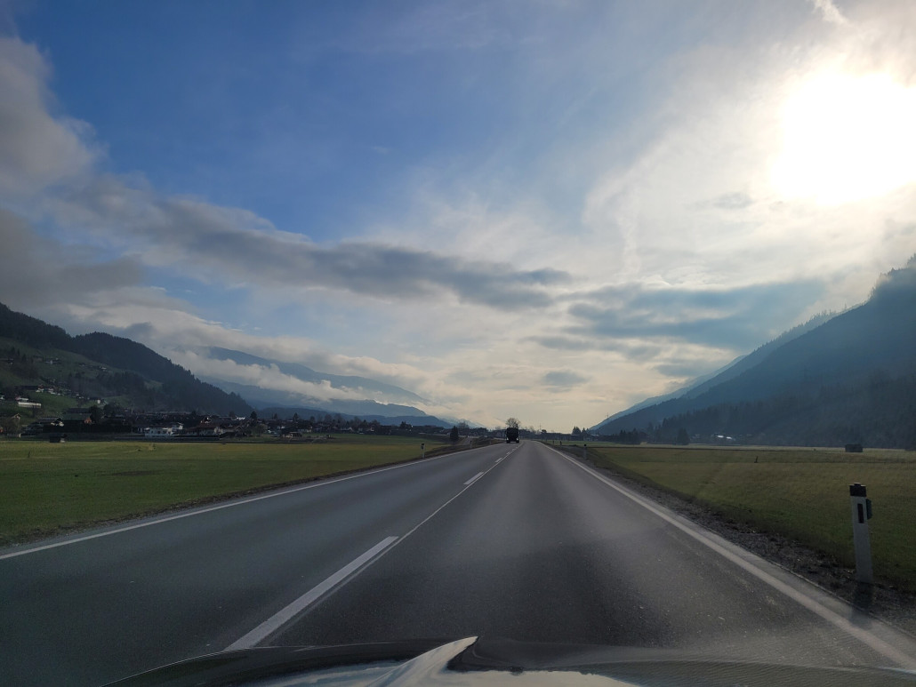 Erste Lichtblicke auf der Anreise. Ich hatte Angst, dass das Wetter heute doch neblig bleibt.