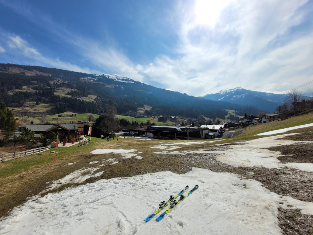 Talabfahrt Jochberg geöffnet. Unten mit minimalem Fußweg.