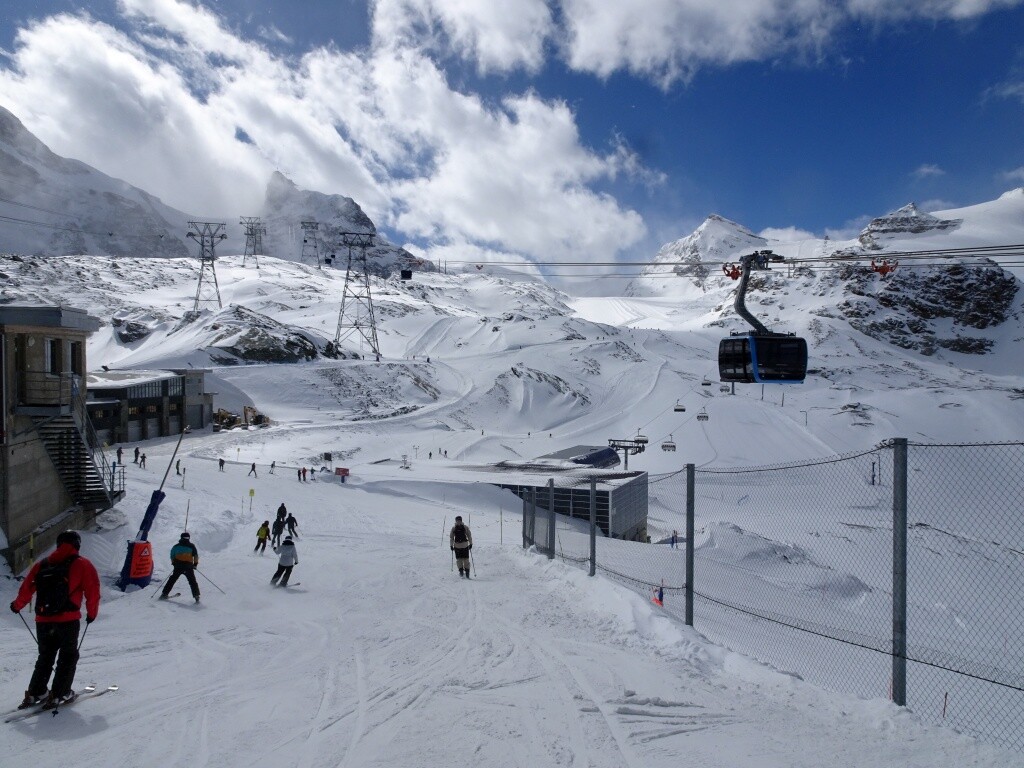 Sprung zum Trockenen Steg Das erste Mal, dass ich die 3S bewundern darf.