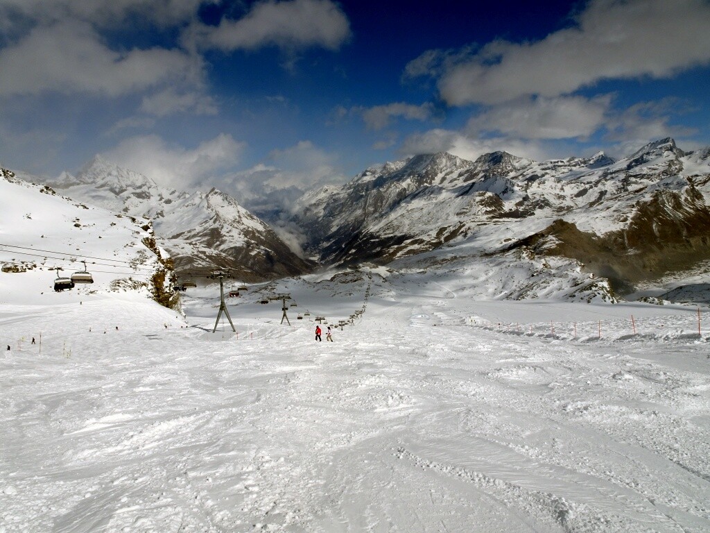 Schon recht zerfahrene Furggsattelpiste (72)