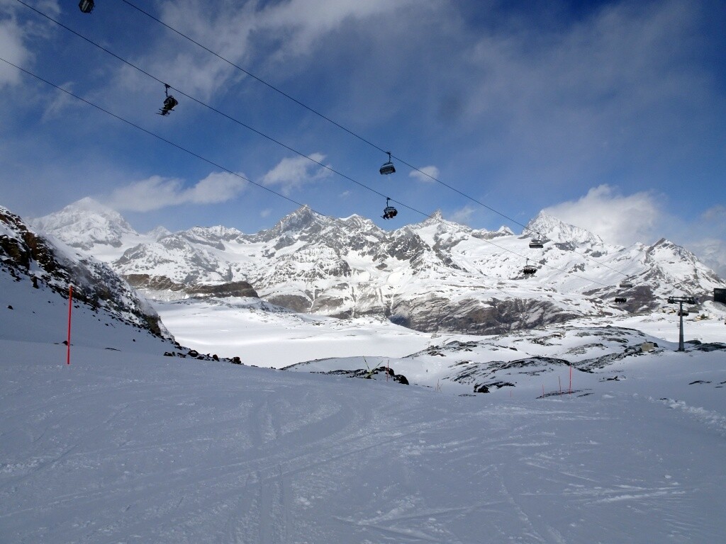 Krasser Bodenabstand mittlerweile – hinten die Couronne imperiale