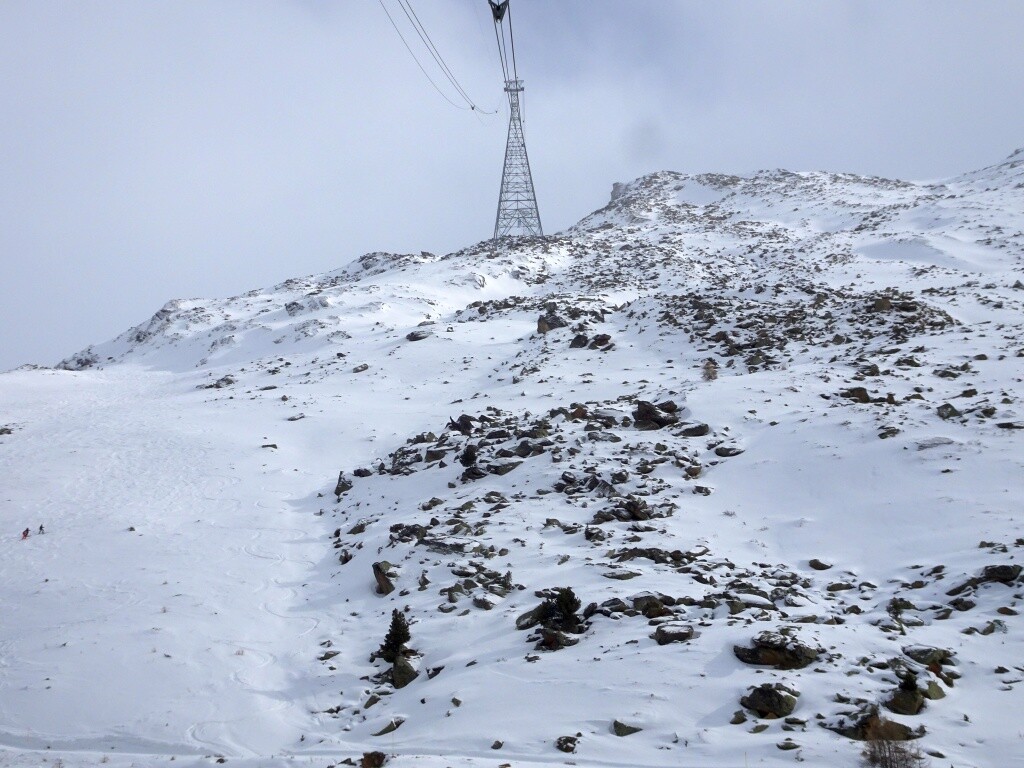 Zur höchsten Seilbahnstütze der Schweiz