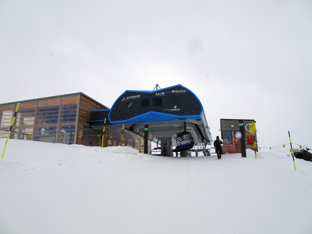 Gegen 16:28h war ich dann unten am Hublot (Betriebsende 16:35). Dieser stand, Panne an der Elektronik. Der arme Theo im Stress – wenigstens kurz konnten wir uns austauschen. Nächstes Mal wieder länger. ;) Auch AMS war wohl kurz vor mir dort.