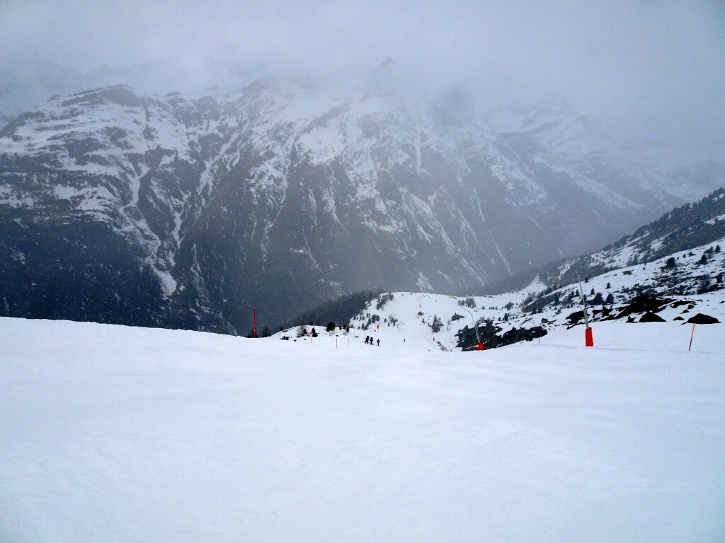 Jetzt fing es an zu schneien – runter auf der Tufternabfahrt (9).