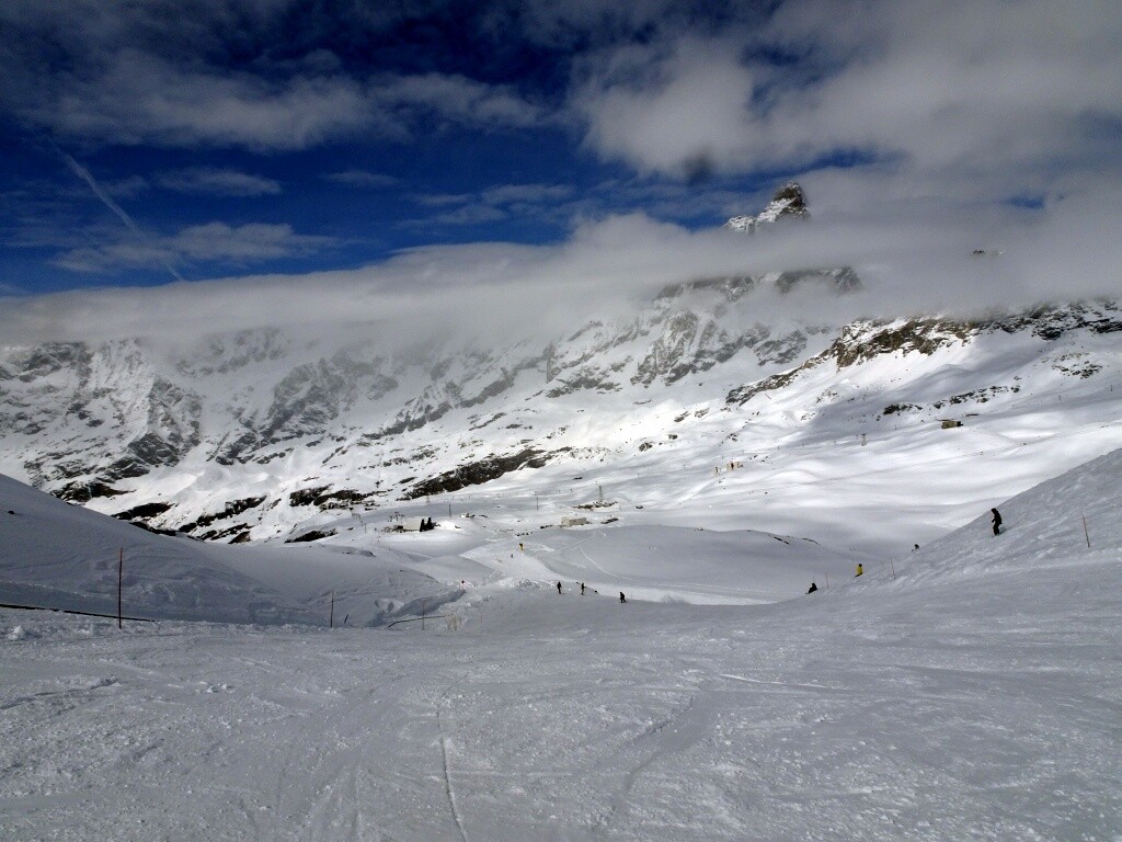 Rote Rientro 1 (7) – das Matterhorn lugt hervor