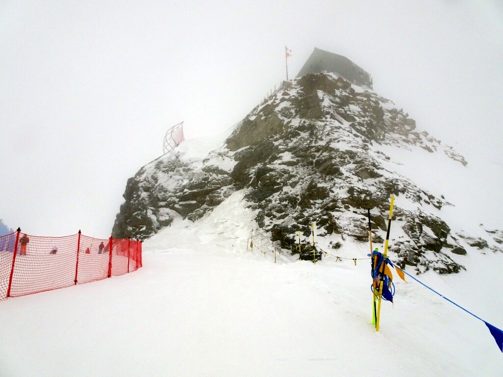 Krasse Geländeveränderung - hier ging die alte Piste runter.