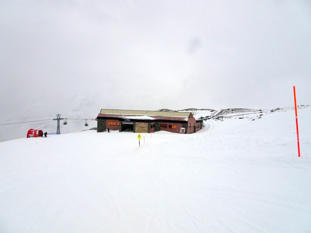 Bergstation Sandiger Boden – gut zu erkennen, war mal die Mittelstation.