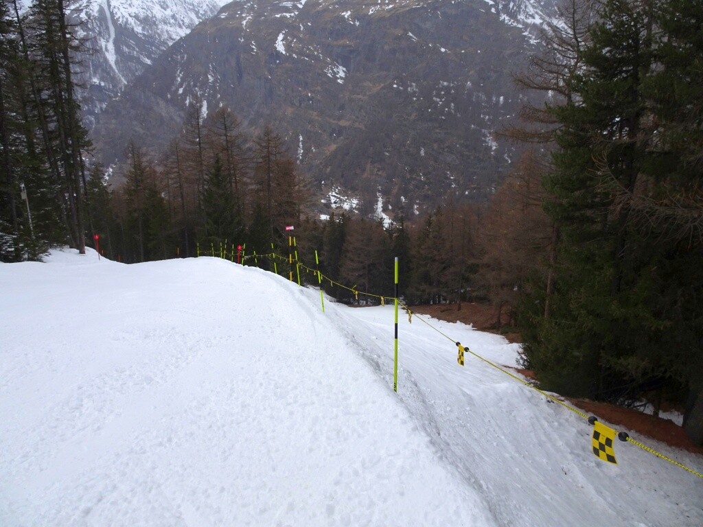 Links auf die Howette (3), geradeaus auf den früheren unteren Teil der Unteren National