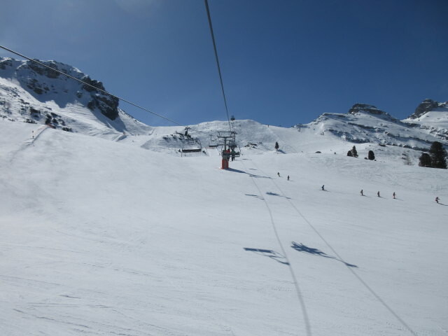 4-CLD Sennjoch, darunter die Mitterjoch-Abfahrt (links) und Zirmach-Abfahrt (rechts)