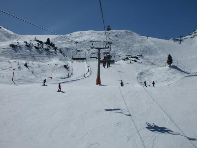 4-CLD Sennjoch, darunter die Mitterjoch-Abfahrt, rechts die Zirmach-Abfahrt