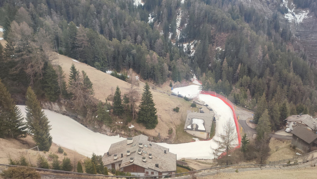 La longia unten, wurde gespart