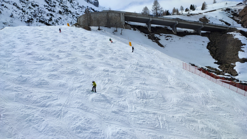 Unten Tragödienhang, bis zur Gondel aber dann wieder schnell auf einer ausgefahren Spur