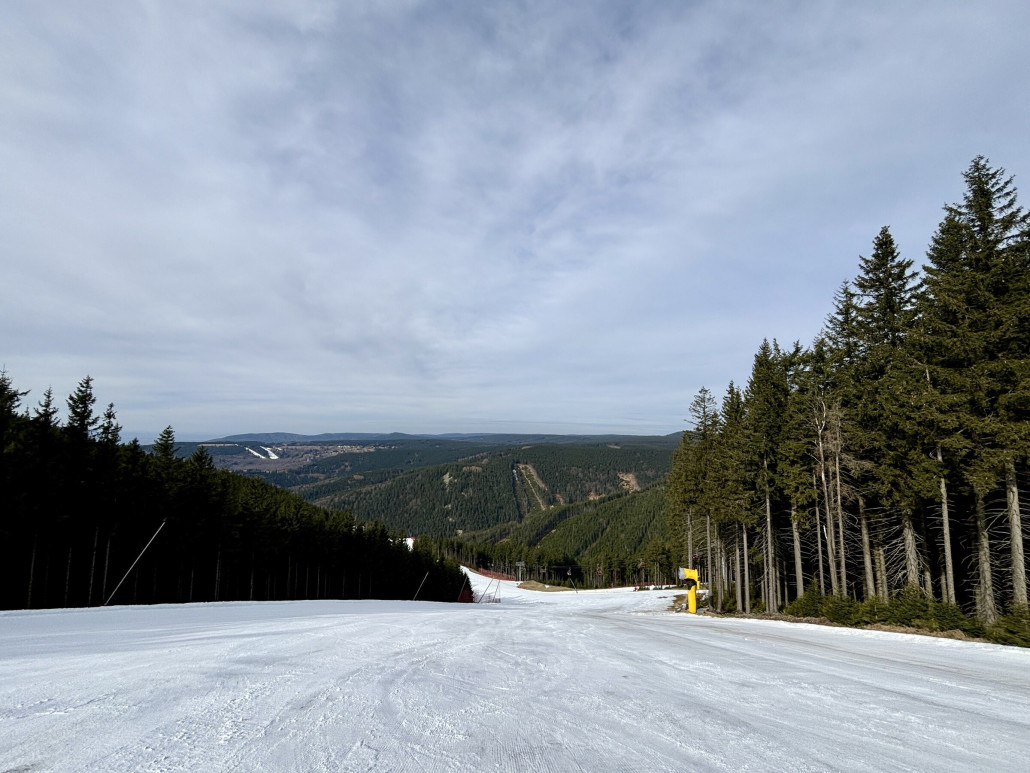 ...denn auf der rechten Seite der Kurve vom ersten Steilhang wurde es dünne und Untergrund kam zum Vorschein