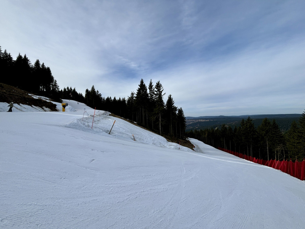 Lazenska (28) ohne Mängel im oberen Teil...