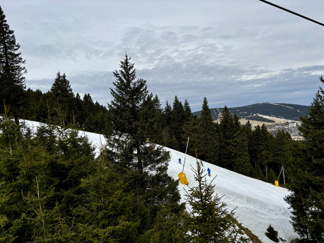 Seitenblick zum Fichtelberg und auf die U Zabiteho (4)