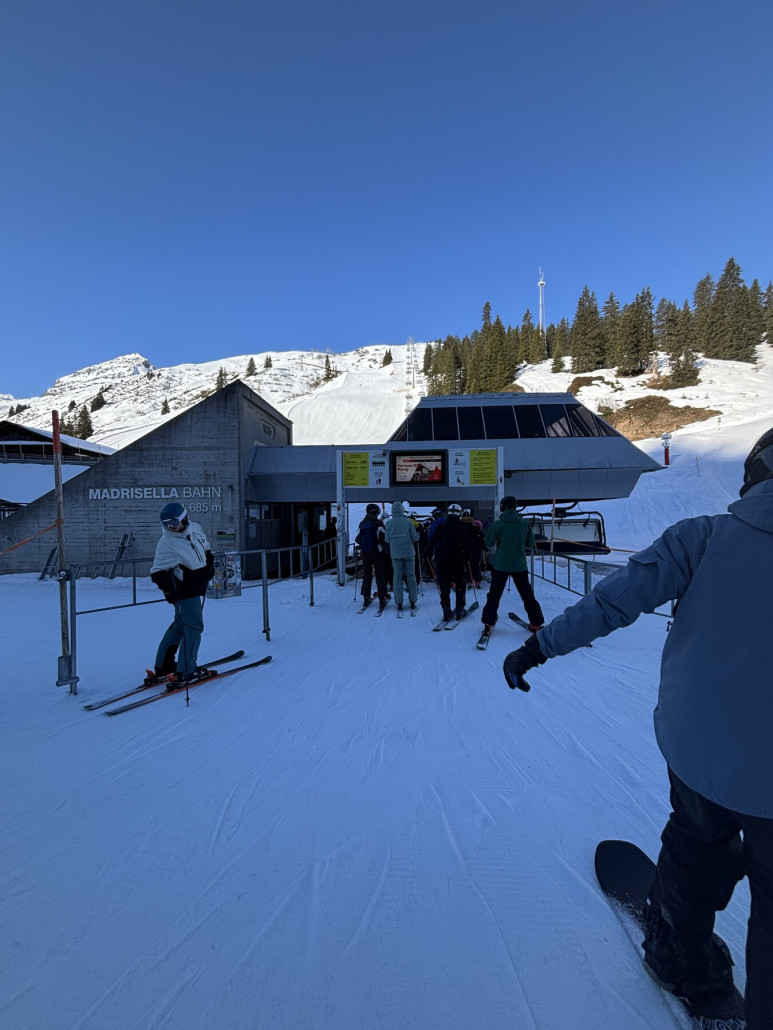 Den Lift um 9-9:30 sieht man selten so leer