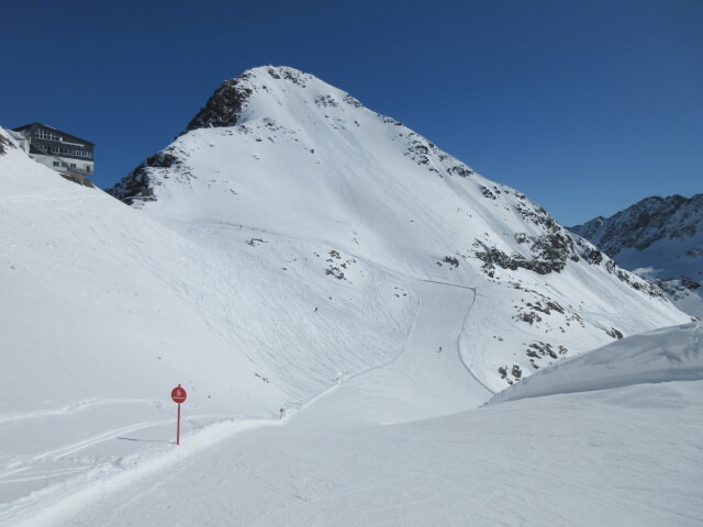 Gaiskarfernerpiste, links im Hintergrund die Bergstation der 8-MGD Schaufeljoch (3.166 m)