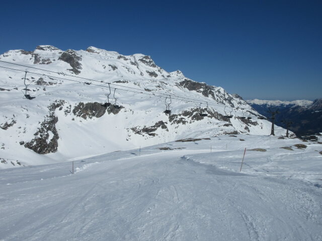 Medelzabfahrt, darüber der 2-CLF Medelz
