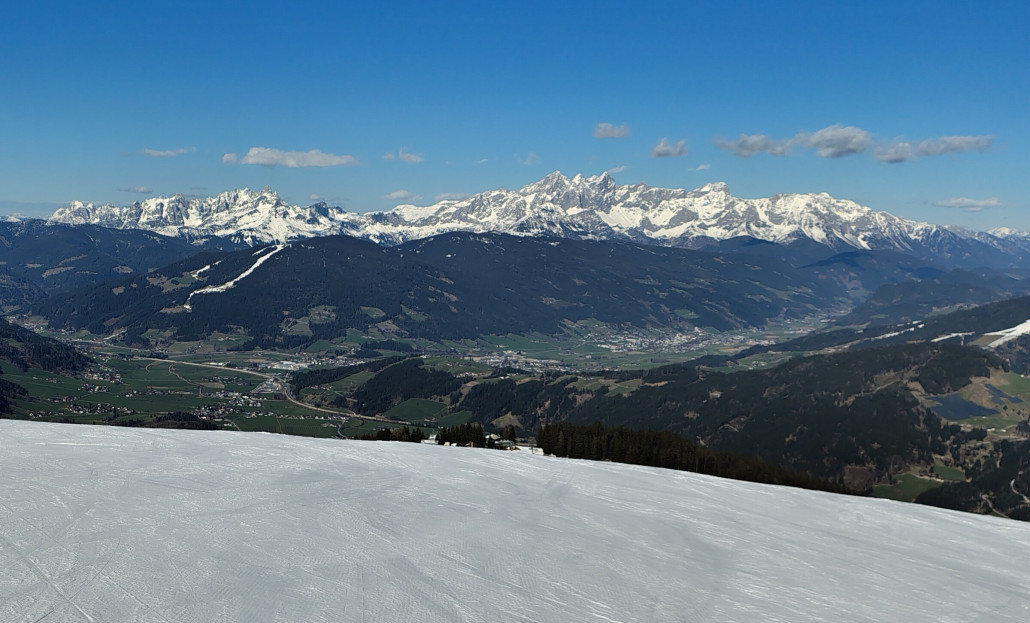 Weiße Berge, grünes Tal