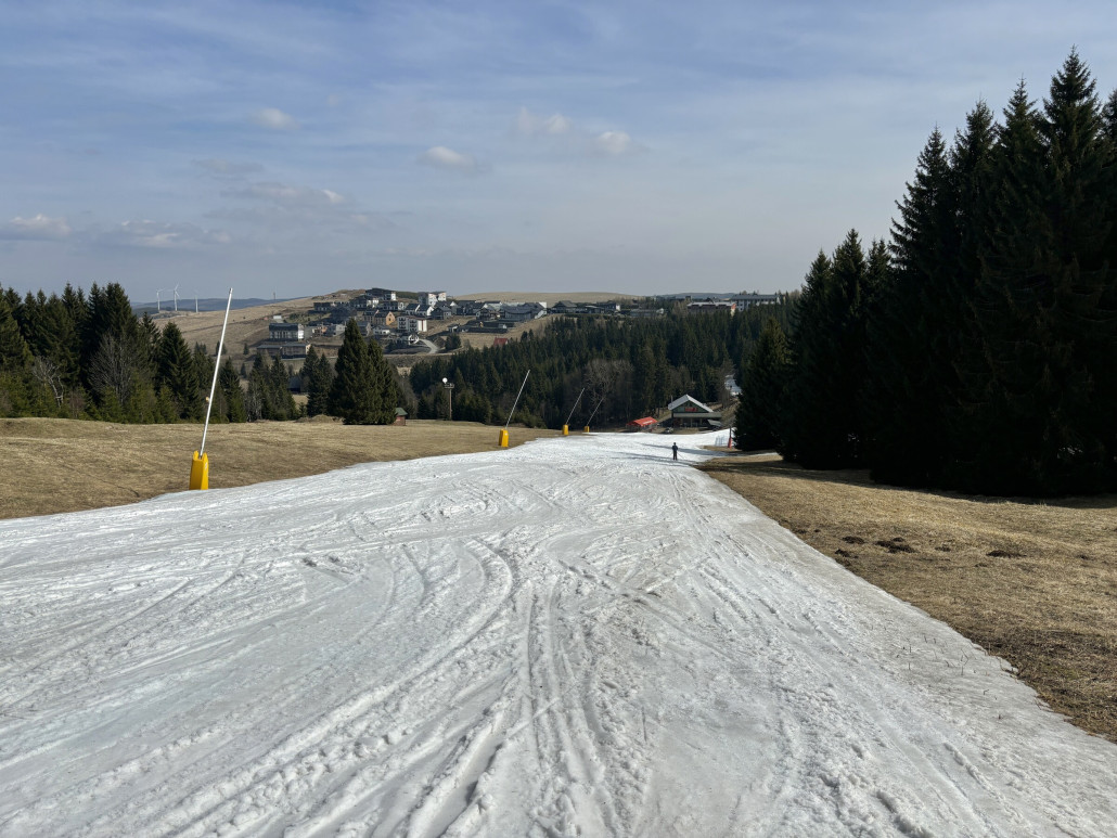 Voll in der Sonne aber wenig Gefälle, so macht der wenige Schnee hier keine Sorgen