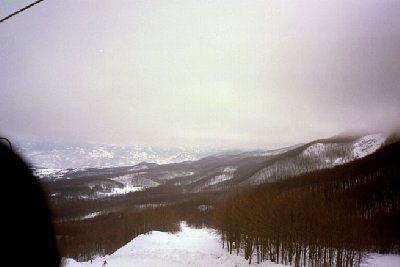 blick von ca der mitte des skigebiets in richtung poebene . betrachter auf ca 1550müM