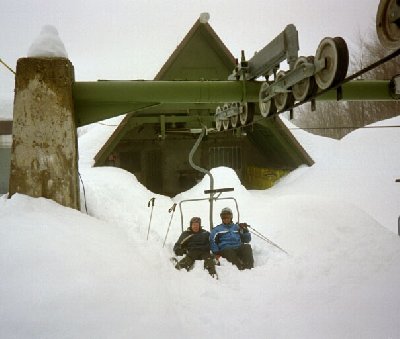 start vom lift &amp;quot;duemilla&amp;quot; oberste lift der auf den cusna führt ca 2000 m.ü.M<br /><br />glaub nur die neuen stützen und motor ist von graffer, sesel sind schon etwas älter und von einem anderen hersteller soviels mir ist