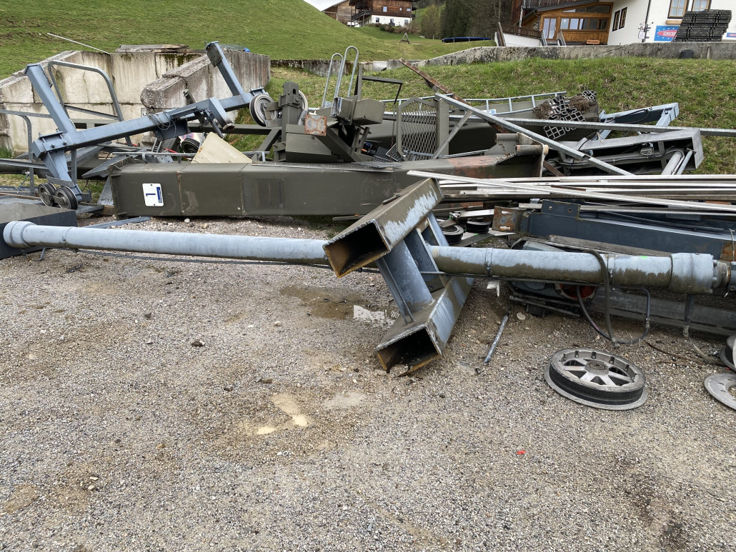 Das war die hydraulische Abspannung (wenn ich mich nicht täusche)