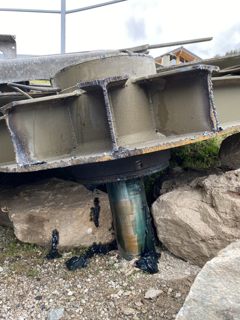 Mir fällt der Fachbegriff von dem Teil der Umlenkung gerade nicht ein