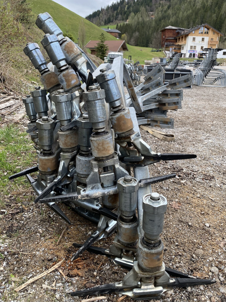 Gehänge mit Klemmen