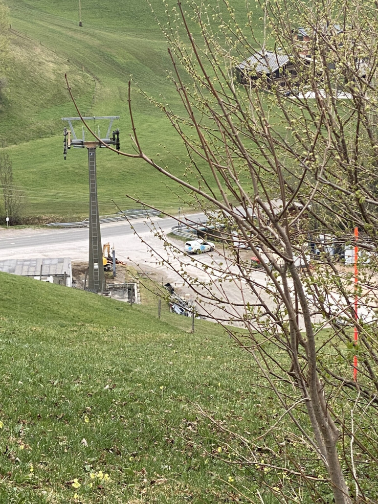 Blick zu Stütze 2, rechts neue Stützenmarkierung