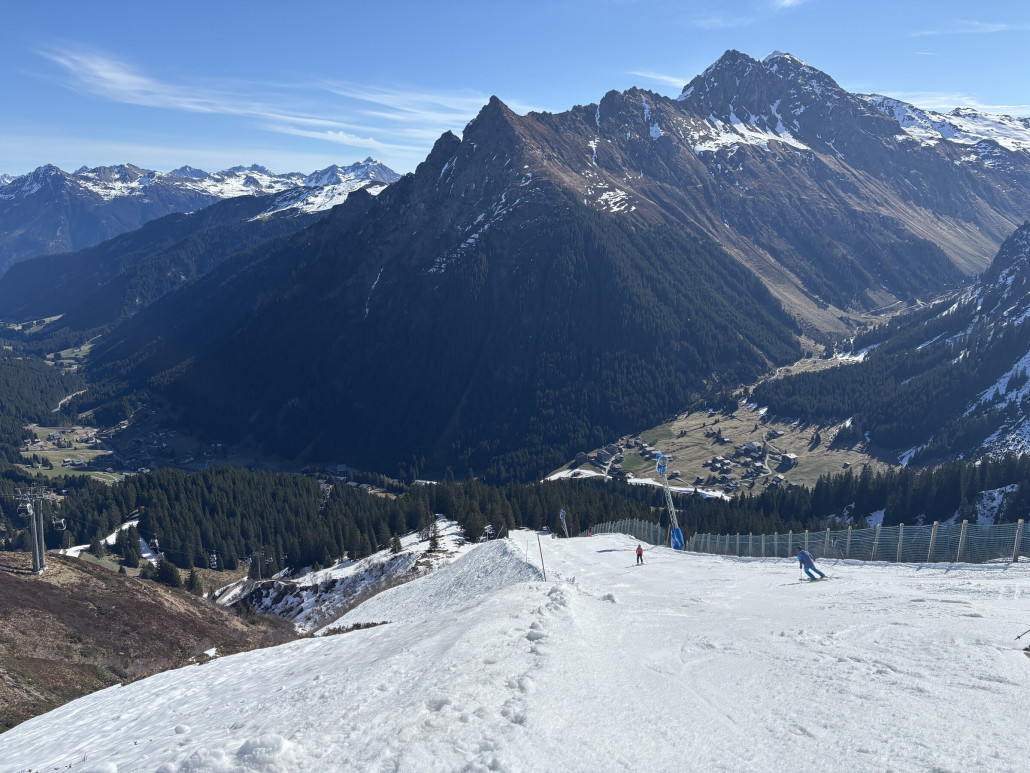 Weiße Zunge ins Tal