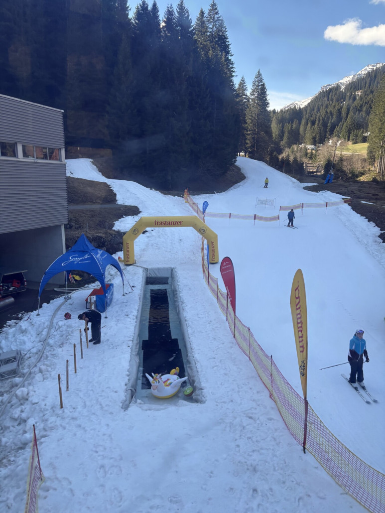 Watersliding wird aufgebaut