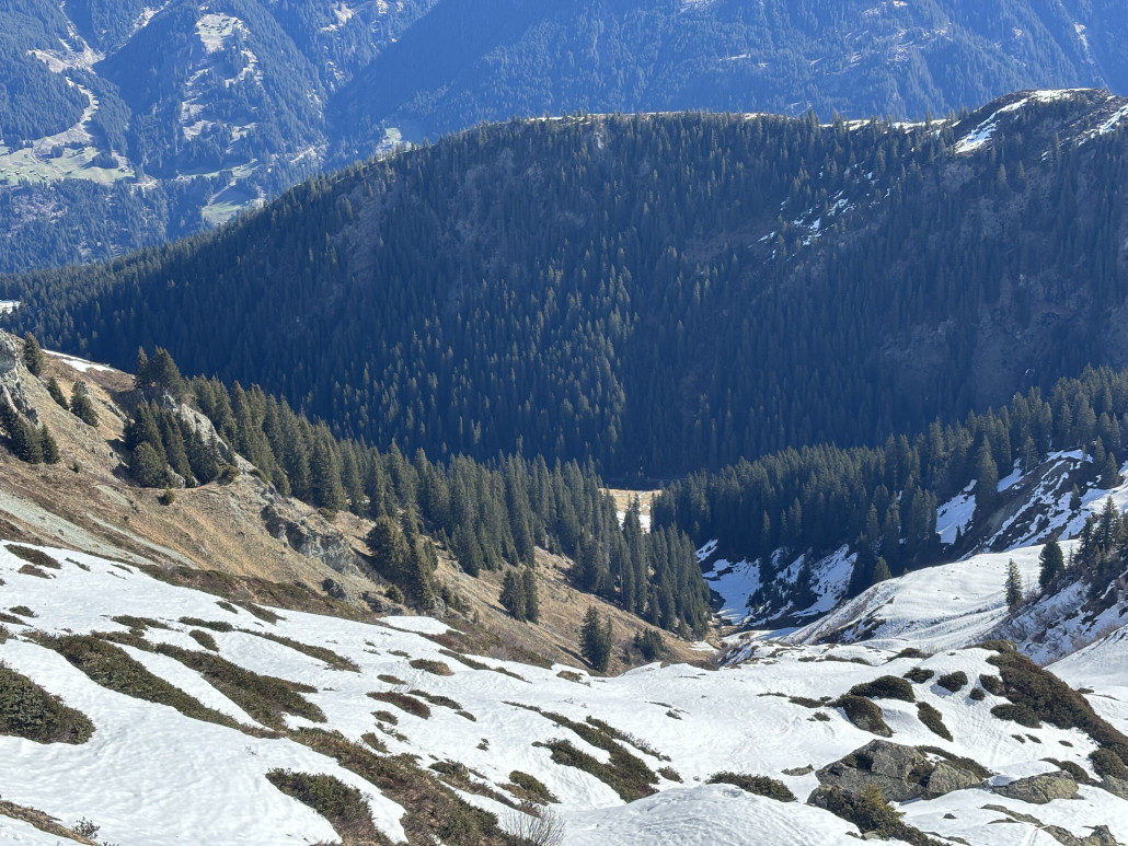 Und ins Skiroutental - alles zu.