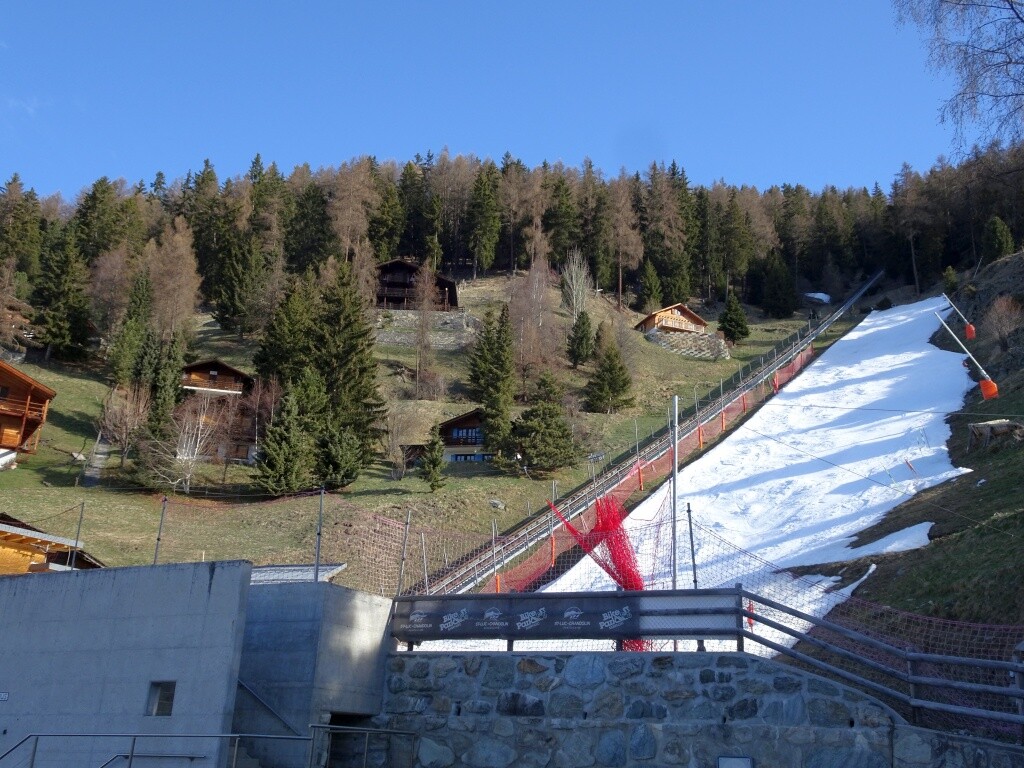 Ankunft in St. Luc an der Talstation der Standseilbahn gegen 9:45 Uhr.